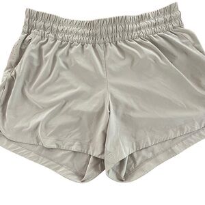 Women's REI Active Pursuits 4.5” shorts, Size Large, Beige Color